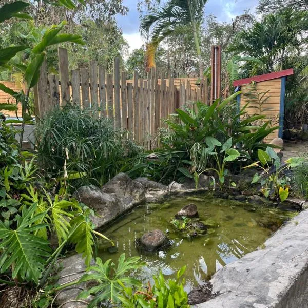 Le MORNE Aux F0US Cabanes & Jardin Tropical, готель у місті Десе