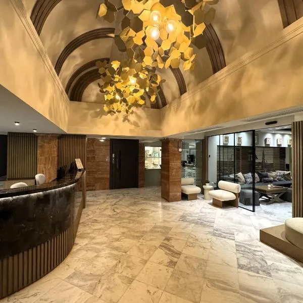 黄金之星度假酒店，位于佩雷亚的酒店