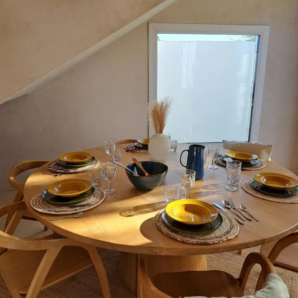 Villa Face a l'océan- Havre de paix & grand confort avec piscine à TOUBAB DIALAW, hotelli kohteessa Rufisque