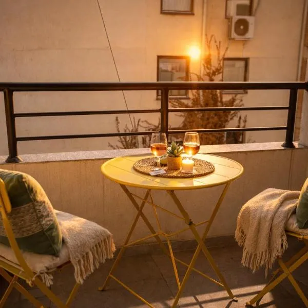 StayLux Balcony Free Parking City Center Apartment in Ohrid Near Lake, hotel em Ohrid