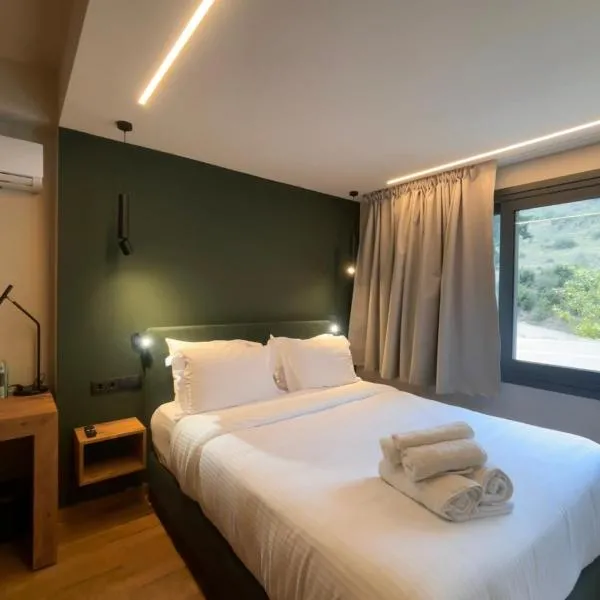 Montiva GuestHouse، فندق في كاربنيسي