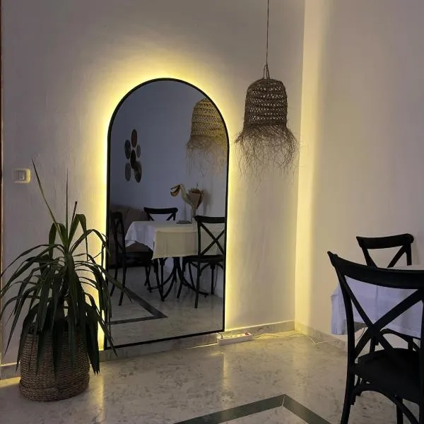 Luxury apartment near airport and Mariott, hotel din Tunis