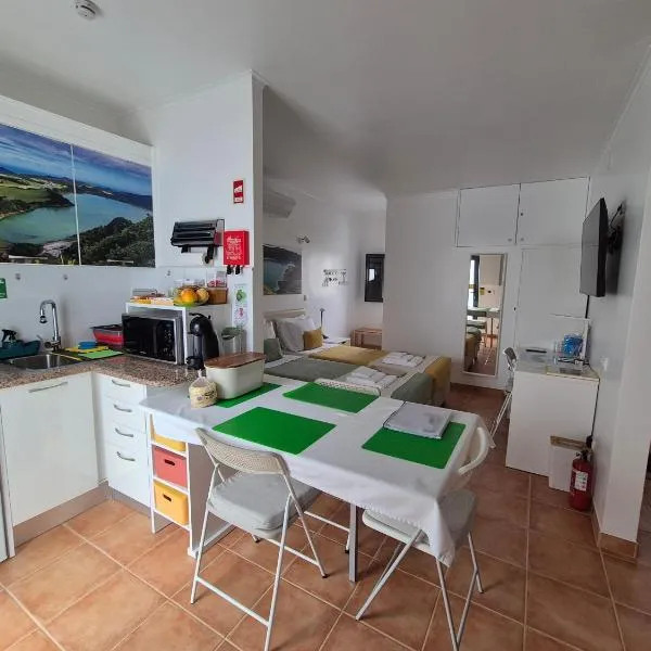 Caminhos nos Levam pela Ilha, hotel Ponta Delgadában
