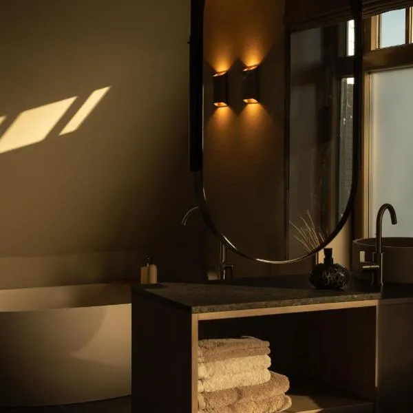 Boutique Hotel AEST Terschelling, hotel di Hoorn