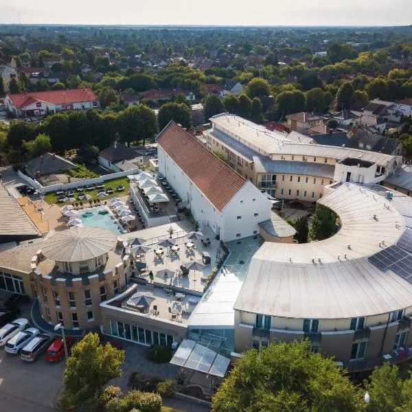 Viesnīca CE Plaza Hotel pilsētā Šiofoka