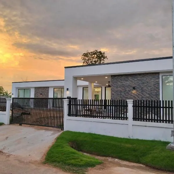 Villa Kitima homestay โรงแรมในBan Chat