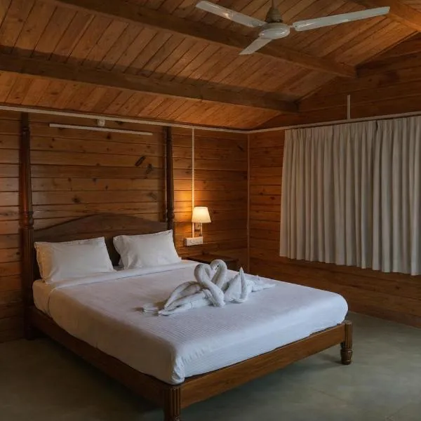 B R Cottages, 200 meters from Patnem Beach، فندق في محطة كاناكونا