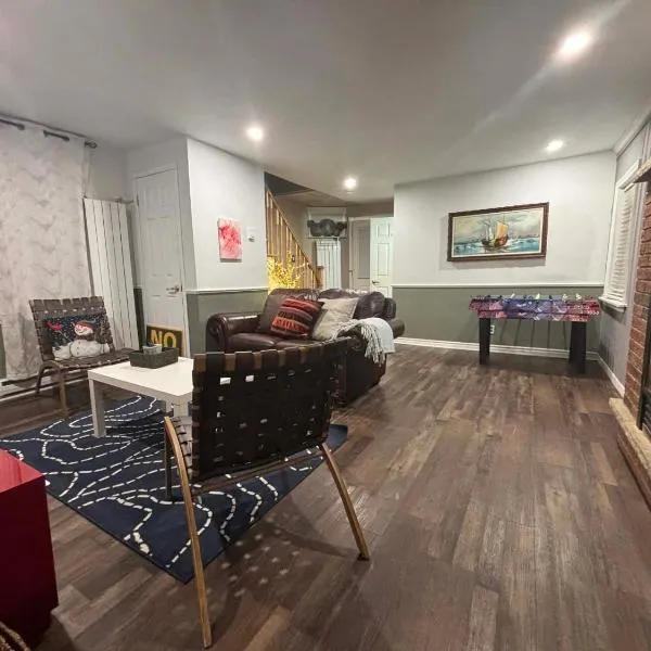 Entire detached 3-bedrooms cute home in Cornwall area, hotel a Cornwall