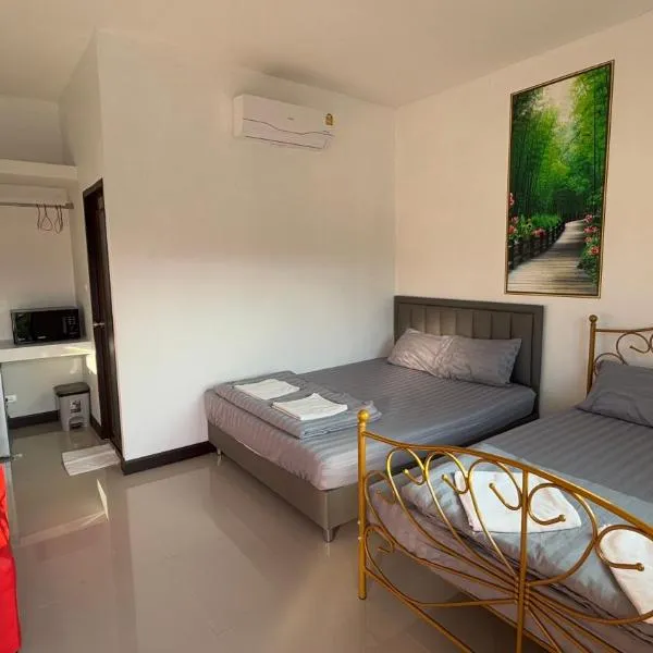 Malee Guesthouse, хотел в Ban Rak Thai