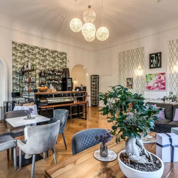 Mangili Garden Hotel, hotel sa Roma