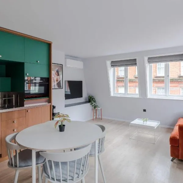 Luminous 1-Bed Soho Flat with AC by Carnaby Street, hotel di London