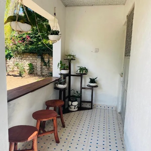 Savita House Diani, hotell i Magutu