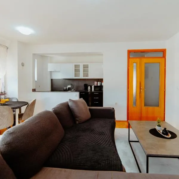 Apartman Deja vu,利夫諾的飯店