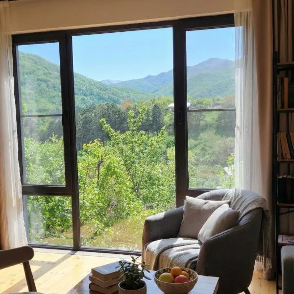 Harmony home Dilijan , entire home , дом целиком, designed by Khi: Dilican şehrinde bir otel