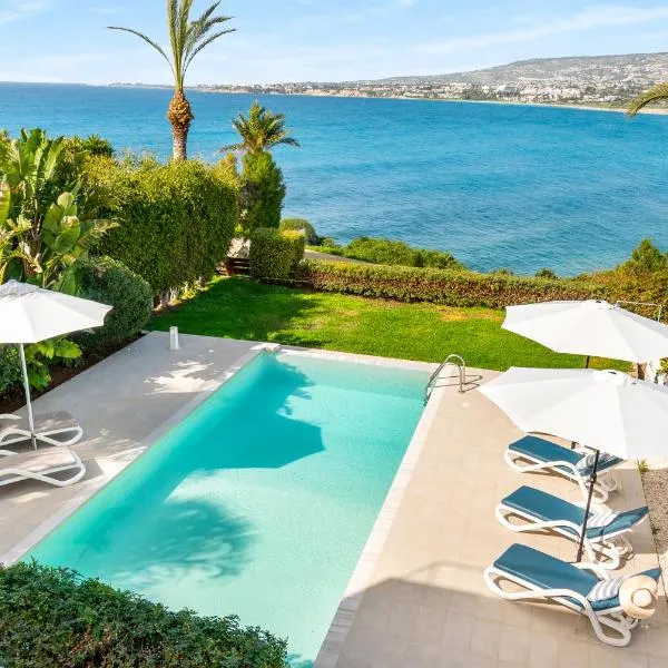 Beachfront Villa Mare with Jaccuzi and Infinity Pool, hotel u gradu 'Kissonerga'