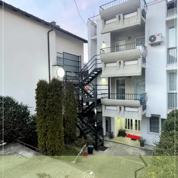 Sky Hostel, hotel em Peje