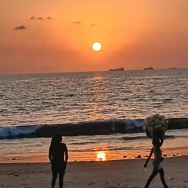 Palm Grove Estate, hotel in Freetown
