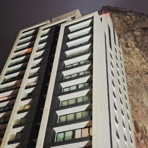 New CP High floor luxury studio with partial sea view, khách sạn ở Gibraltar