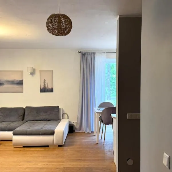 Best XXL vacation home with sauna, Pärnu, hotell i Laadi
