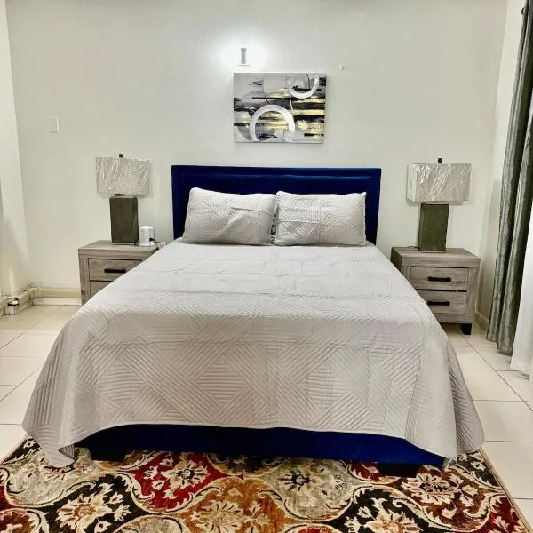 Kingston में, होटल Blue Laventura condo near HWT