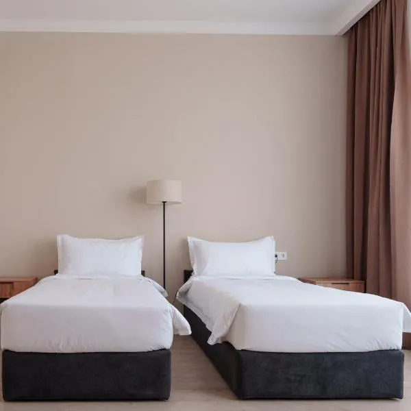 Tong에 위치한 호텔 Ton Azure Hotel