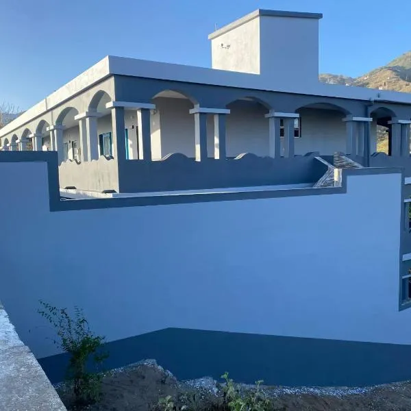 Djabraba's kaminhu Double, khách sạn ở Vila Nova Sintra