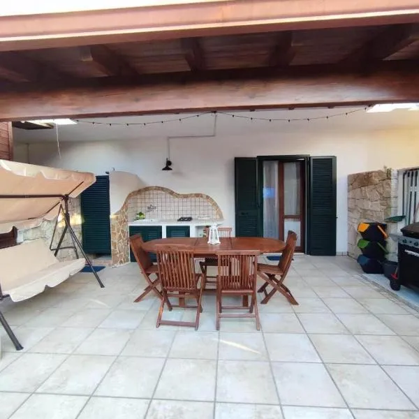 Casa Zaffiro - Sant' Isidoro, hotel v mestu Torre Inserraglio