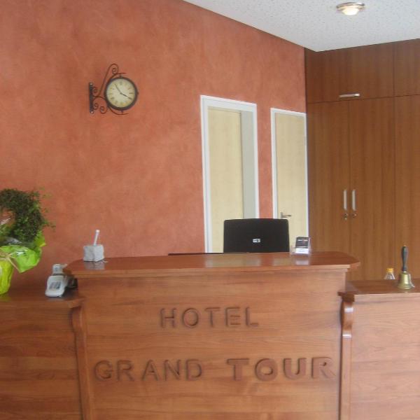 Hotel Grand Tour