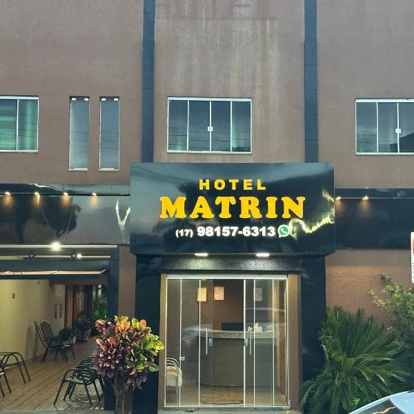 Hotel Matrin، فندق في باريتوس