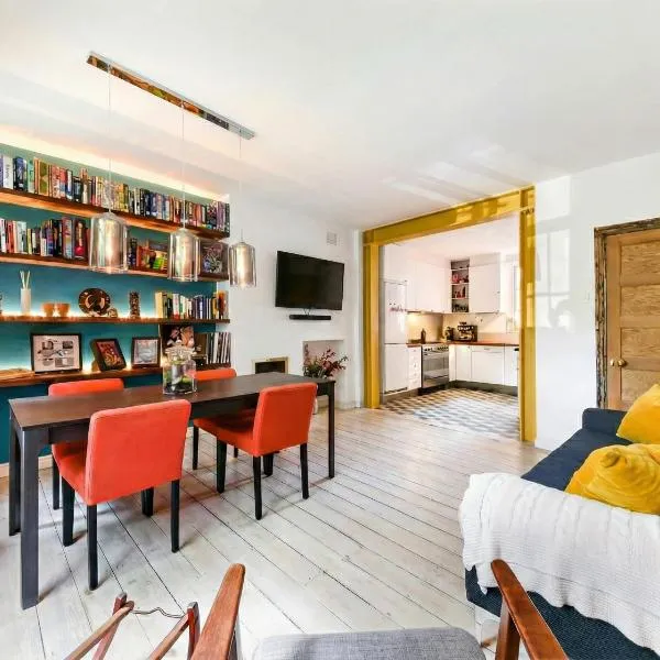 Designer Flat in Bethnal Green, hotel di London
