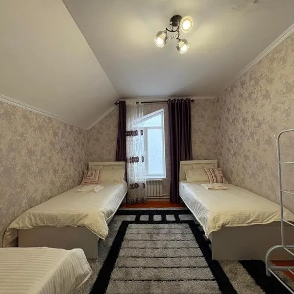 Gulzina Guest House, hotelli kohteessa Kazarman
