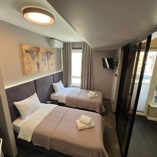 Luxury Airport Studio with Balcony Cozy & Modern, hotel i Chișinău