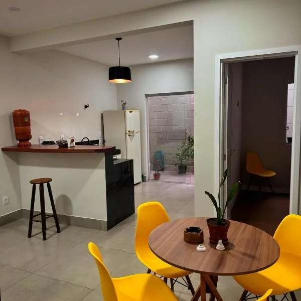 Casa Ferreiras - Recém inaugurada bem no Centro do Cipó, hotelli kohteessa Serra do Cipo