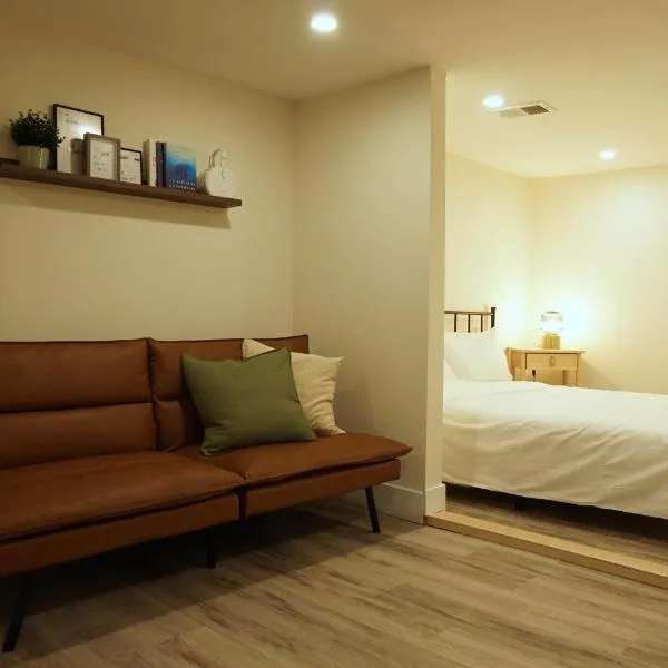 ION House - near shopping and Kennedy subway, hôtel à Toronto