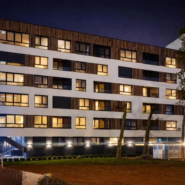 Muki Park Lake, hotell i Tuzla