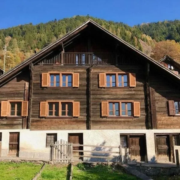 Ca da Viola, Chalet alpino esclusivo con sauna privata, готель у місті Cavagnago