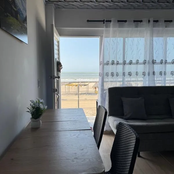 Apartamentos el mochilero frente al mar piso 2 apto 3, Hotel in Cartagena