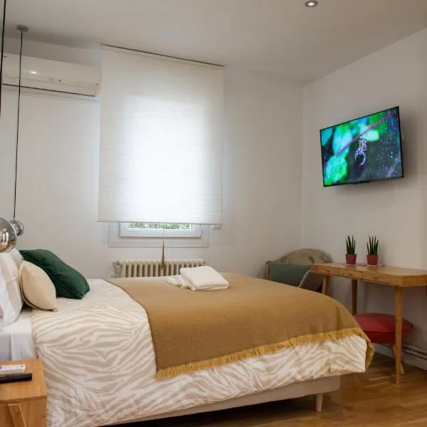 El jardí de l'avet, hotell i Lleida