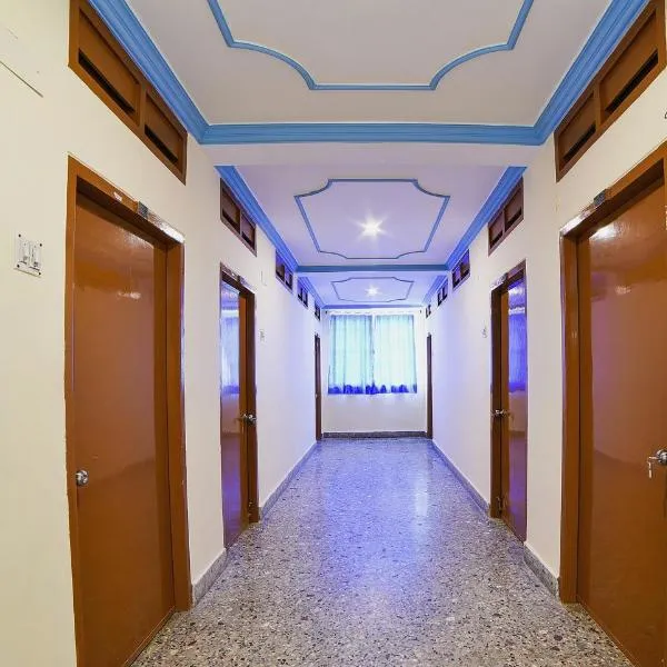 Hotel O Radika Residency, khách sạn ở Warangal