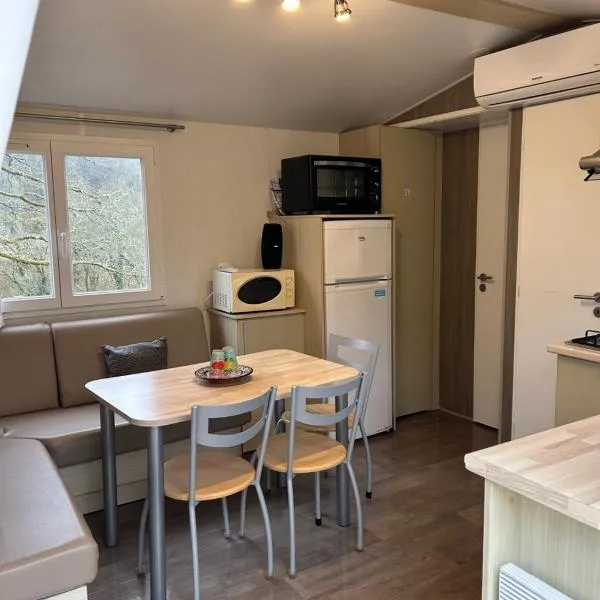 Mobil-home 1، فندق في كامبار
