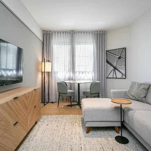 The Bridge by Viva - Prédio com piscina no terraço e academia em Floripa: Florianópolis şehrinde bir otel