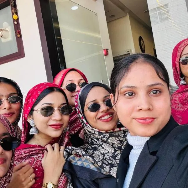 Hotel La Serene, hotel em Agra