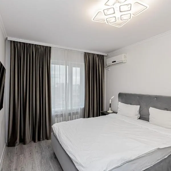 Central Studio - Walk to Center - Fast WiFi - Self Check-in，奇西瑙的飯店