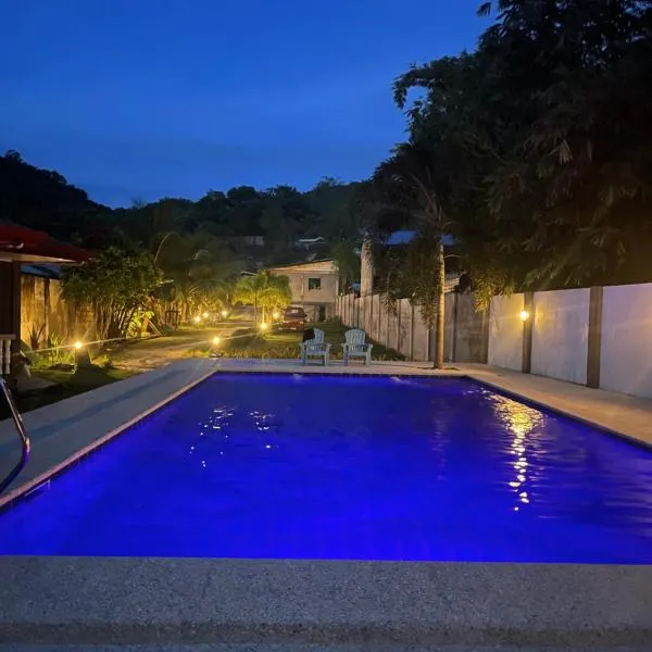 KJT Travellers Inn, отель в городе Guindulman