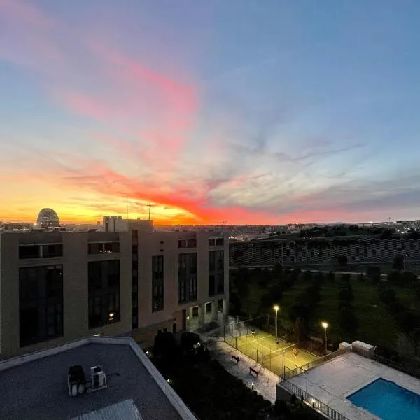 Lujoso Loft La Moraleja، فندق في مدريد