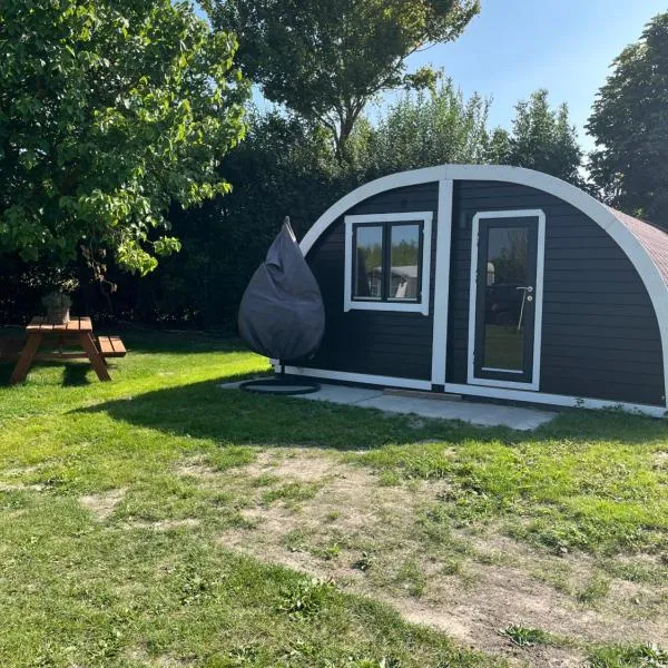 't Scheldehuisje op camping - sanitair in toiletgebouw、Borsseleのホテル