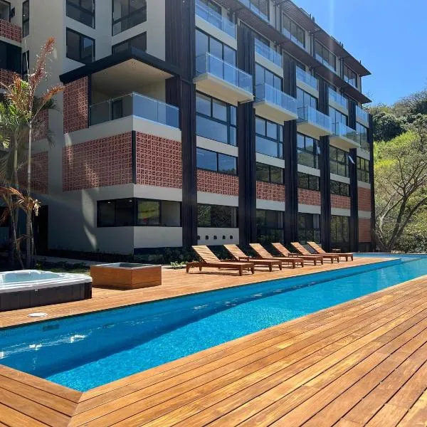 BEE Suites Santa Ana - San José, מלון בסן חוזה