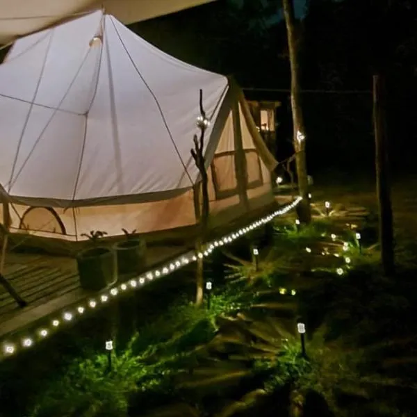 Glamping Bosque - Río Villarrica, hotel en Villarrica