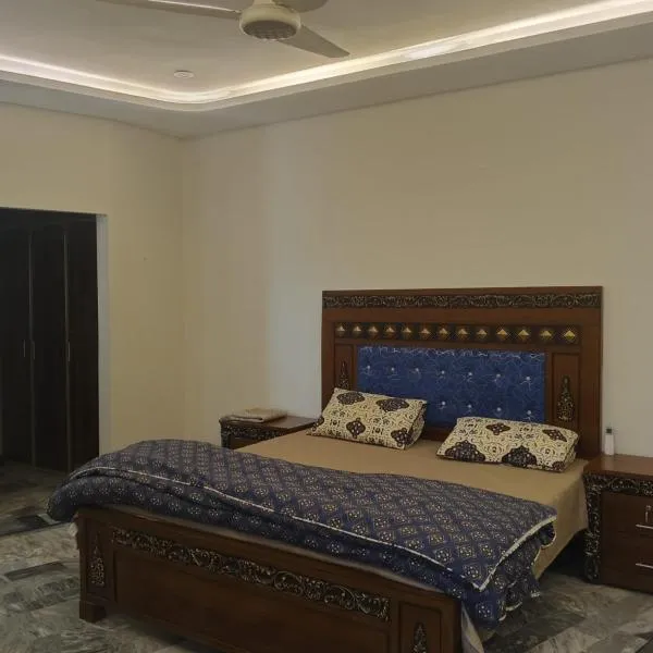 Double Bed Room, отель в Рахимъяр-Хане