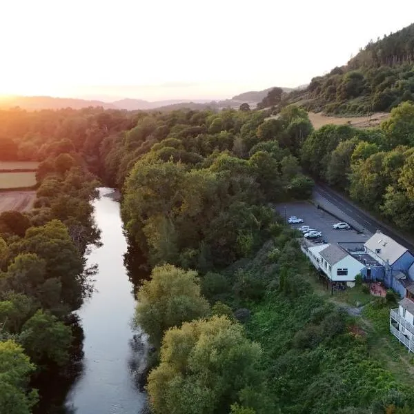 Roadhouse Llanwenarth, hotel in Abergavenny